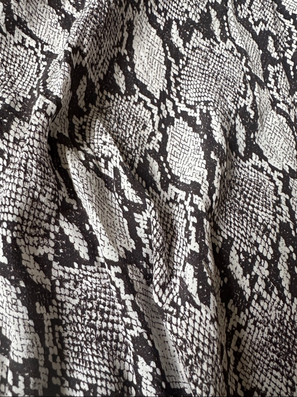 A.L.C Silk Oversized Python Blouse - Picture 6 of 10